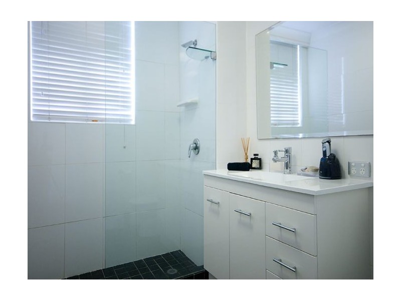 220 Surf Parade, Surfers Paradise QLD 4217
