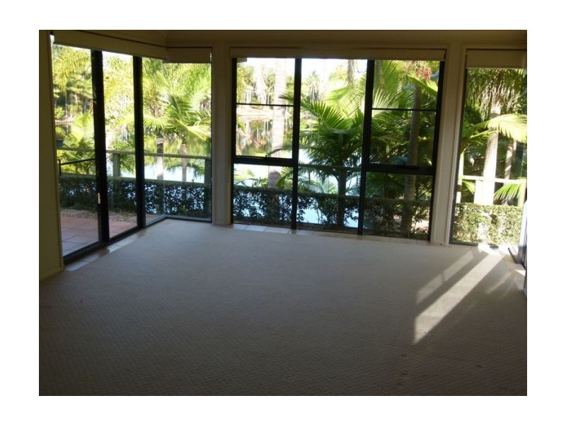 147/125 Santa Cruz Blvd, Clear Island Waters QLD 4226