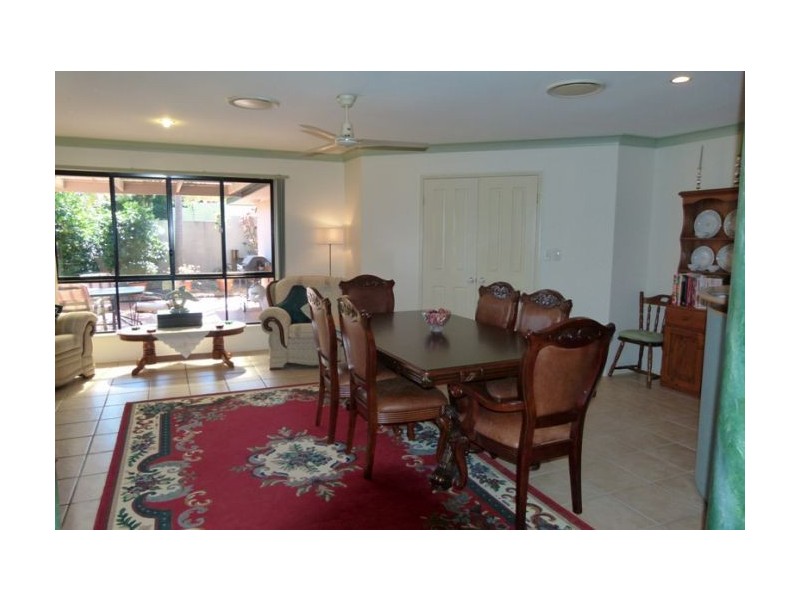 11 Nottinghill Gate Dve, Arundel QLD 4214