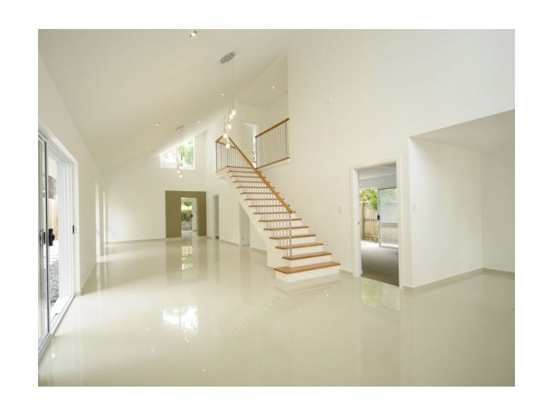 25 Golden Crescent, Southport QLD 4215