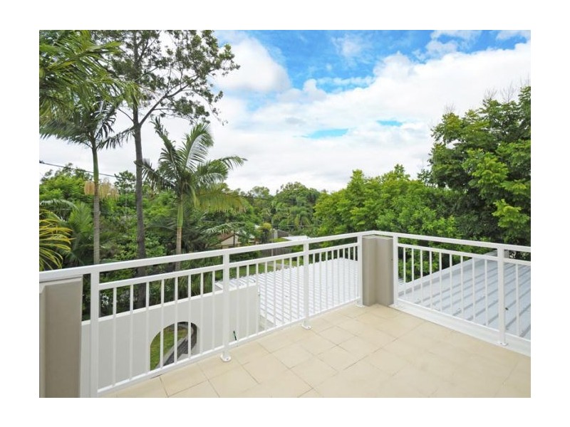 25 Golden Crescent, Southport QLD 4215