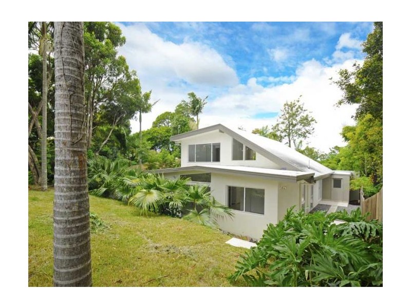 25 Golden Crescent, Southport QLD 4215