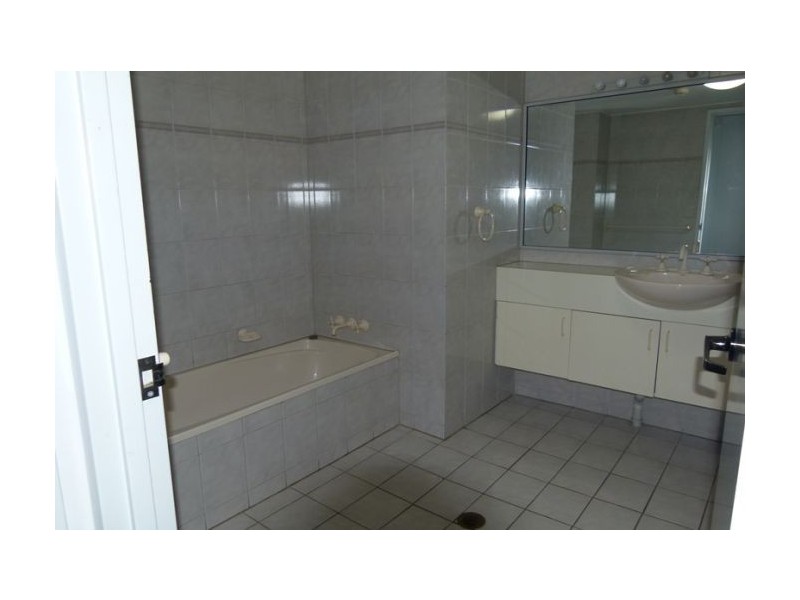 2890 Surfers Hawaiian G C Highway, Surfers Paradise QLD 4217