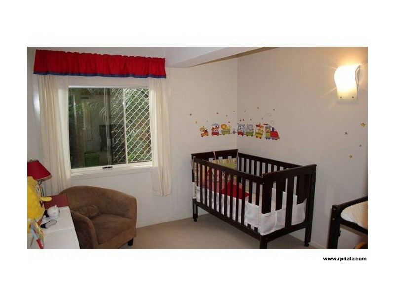 2/104 Eugaree Street, Southport QLD 4215