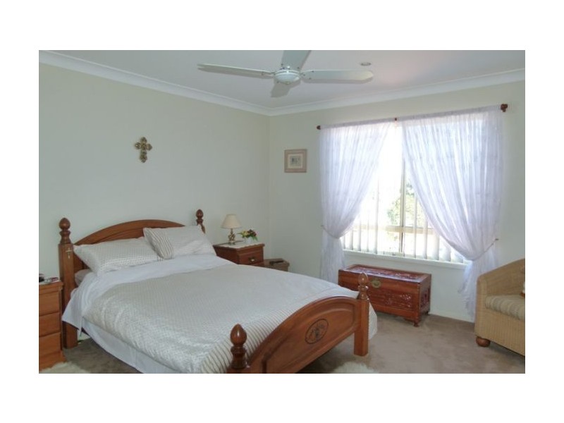 1 Mellissah Crescent, Arundel QLD 4214