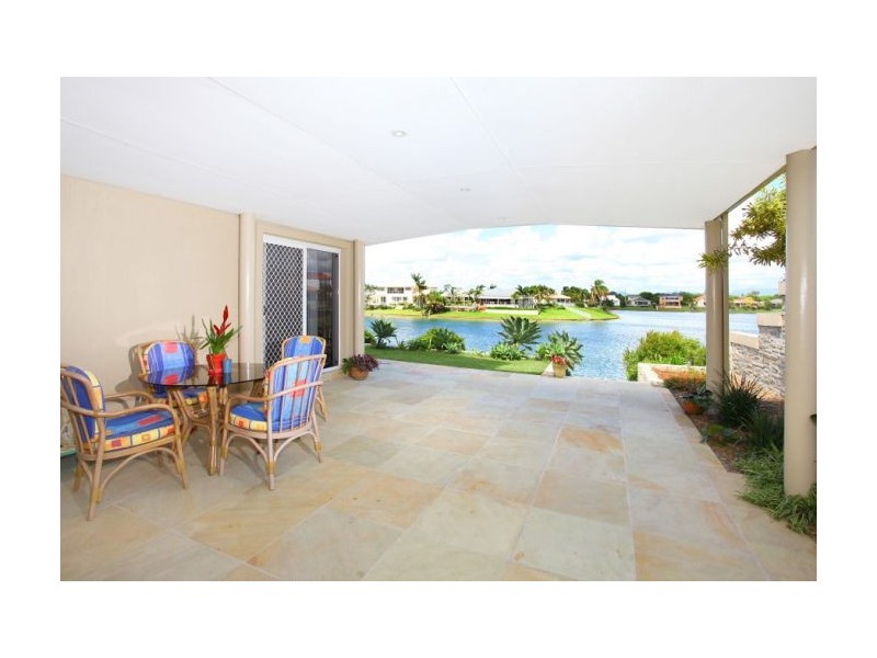 20 Darnay Road, Broadbeach Waters QLD 4218