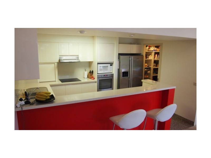 8 125 Santa Cruz Blvd, Clear Island Waters QLD 4226