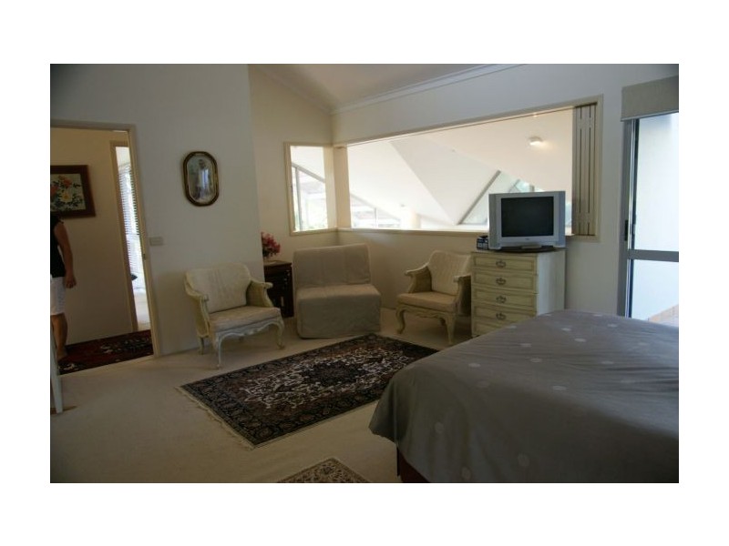 8 125 Santa Cruz Blvd, Clear Island Waters QLD 4226