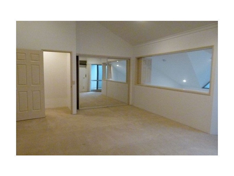 125 Santa Cruz Blvd, Haversham 3, Clear Island Waters QLD 4226