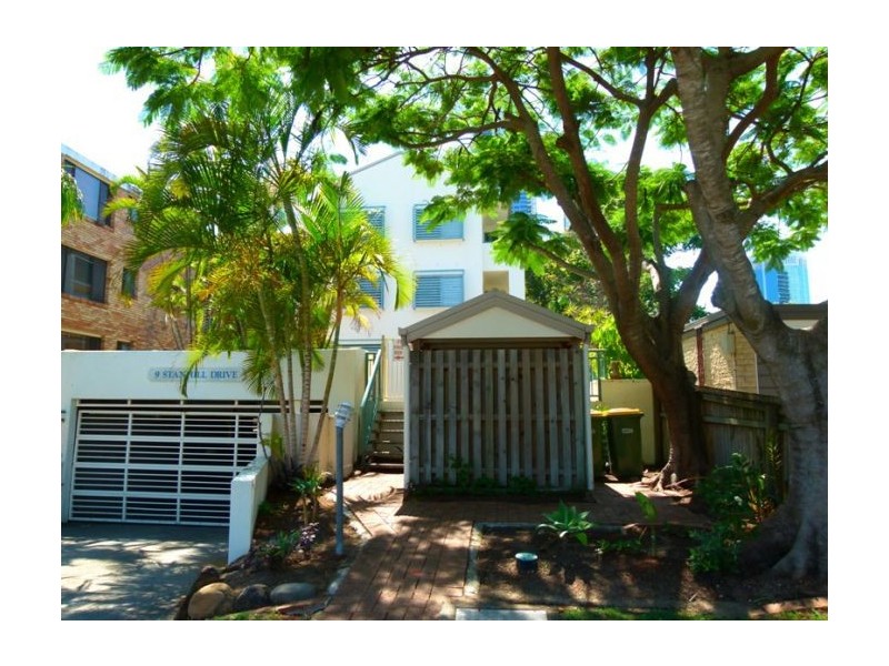 3 9 Stanhill Dr, Chevron Island QLD 4217