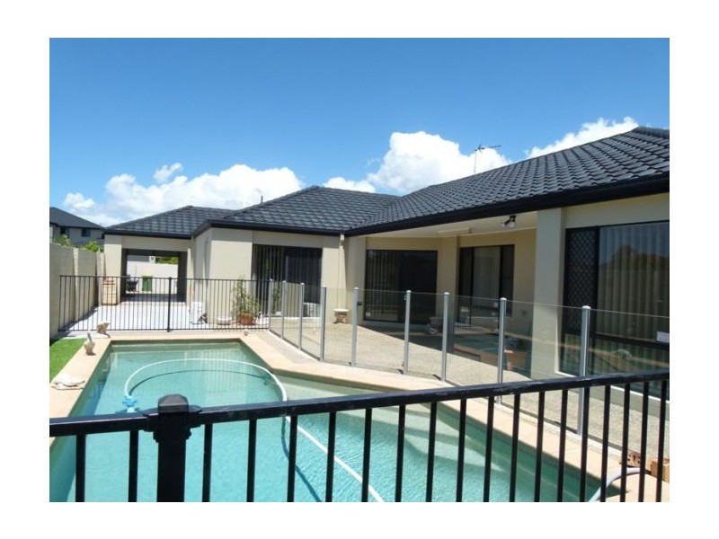 19 Rebholz Dr, Benowa QLD 4217