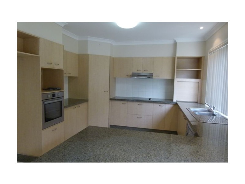 19 Rebholz Dr, Benowa QLD 4217