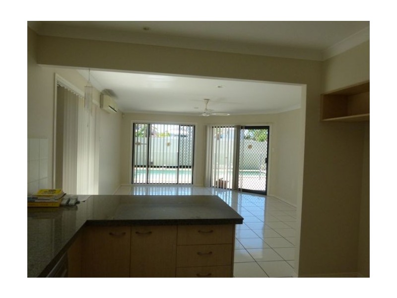 19 Rebholz Dr, Benowa QLD 4217