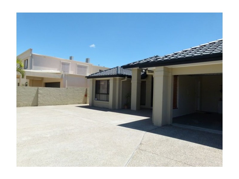 19 Rebholz Dr, Benowa QLD 4217