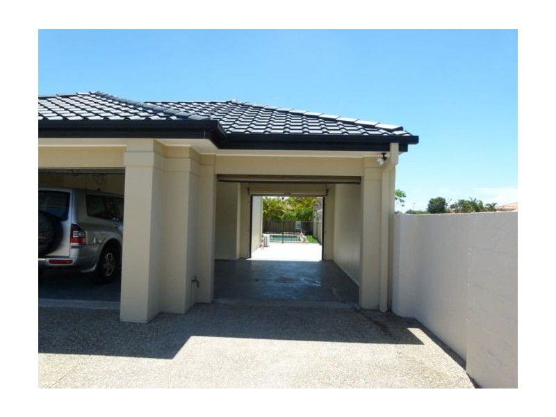 19 Rebholz Dr, Benowa QLD 4217