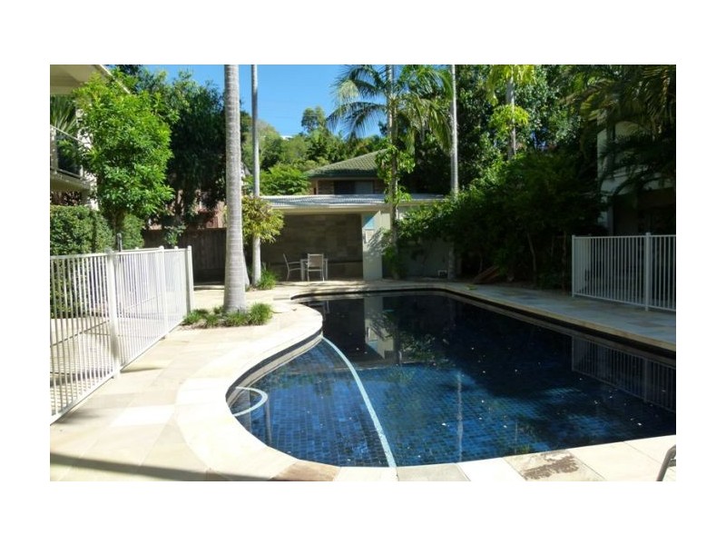 1/27 Gordon Street, Labrador QLD 4215