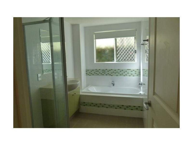 1/27 Gordon Street, Labrador QLD 4215