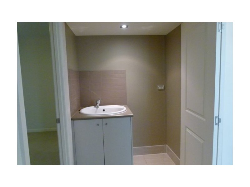 1/27 Gordon Street, Labrador QLD 4215