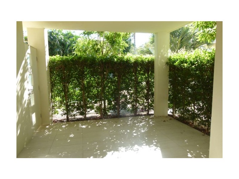 1/27 Gordon Street, Labrador QLD 4215