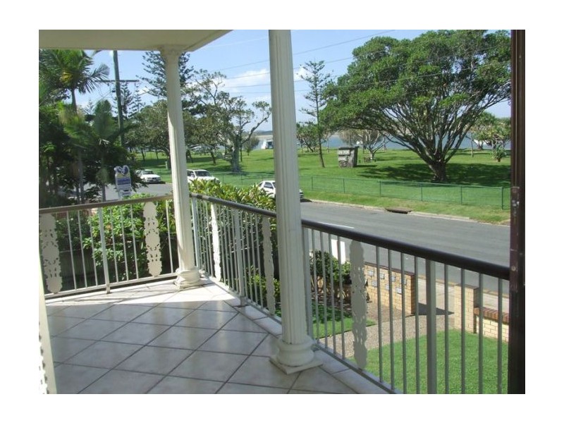 3/218 Marine Parade, Labrador QLD 4215