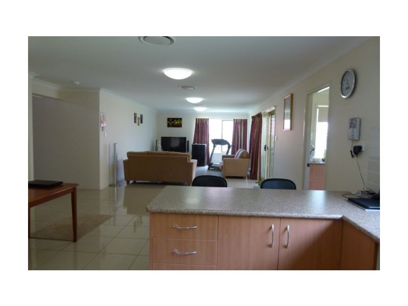 113 Crestwood Drive, Molendinar QLD 4214