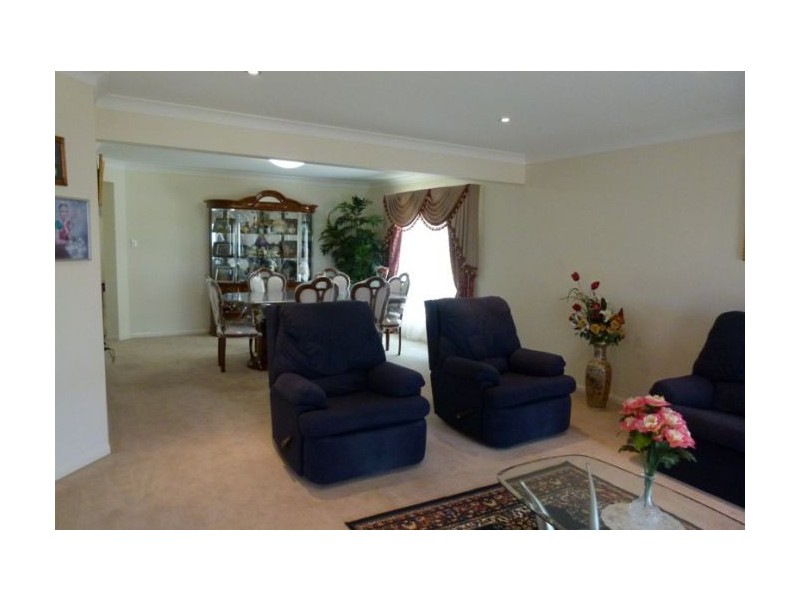 113 Crestwood Drive, Molendinar QLD 4214