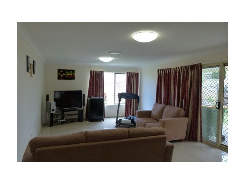 113 Crestwood Drive, Molendinar QLD 4214