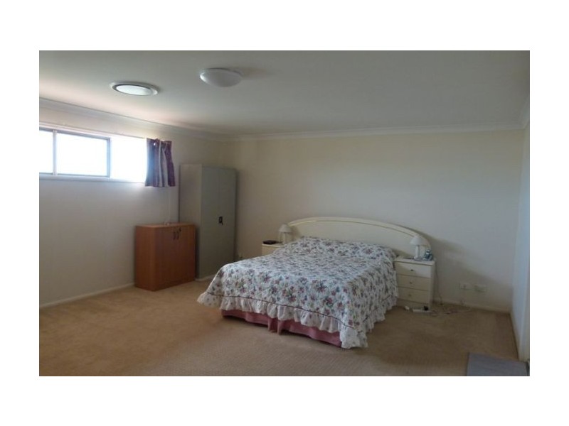 113 Crestwood Drive, Molendinar QLD 4214