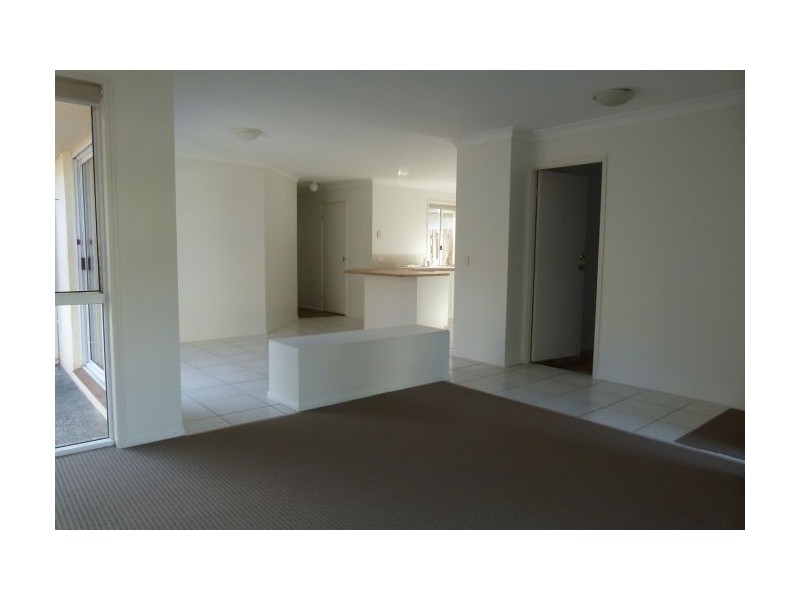 1/128 Greenacre Drive, Parkwood QLD 4214