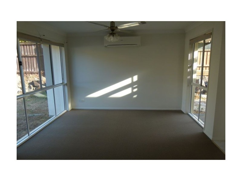 1/128 Greenacre Drive, Parkwood QLD 4214