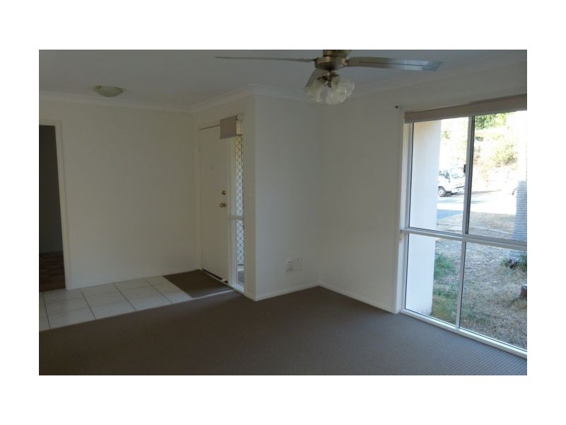 1/128 Greenacre Drive, Parkwood QLD 4214