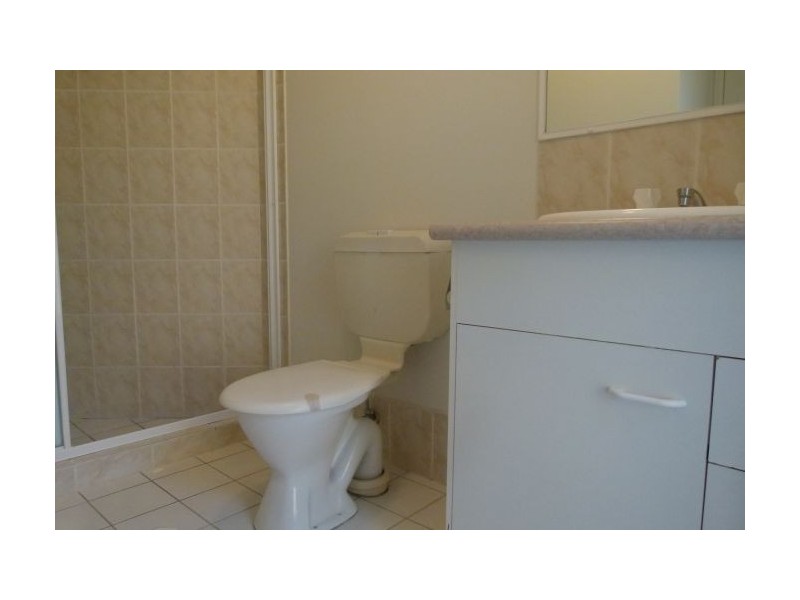 1/128 Greenacre Drive, Parkwood QLD 4214