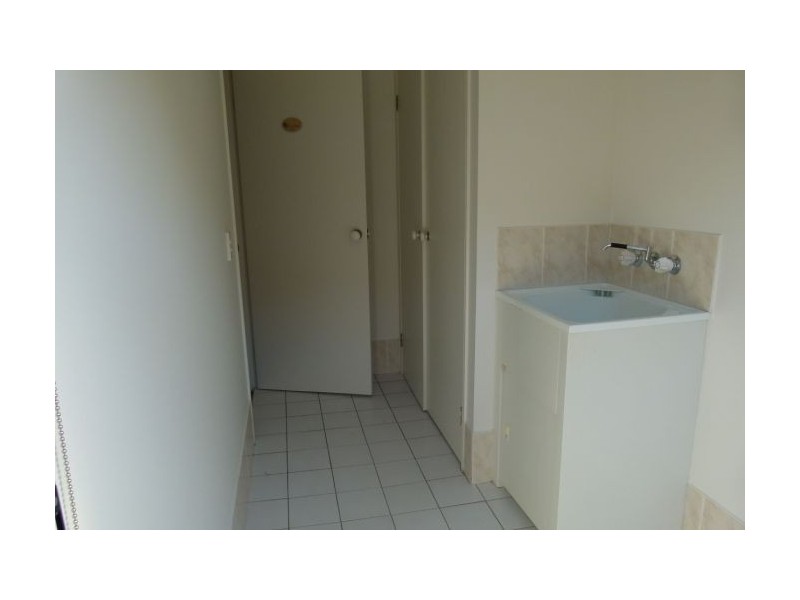 1/128 Greenacre Drive, Parkwood QLD 4214