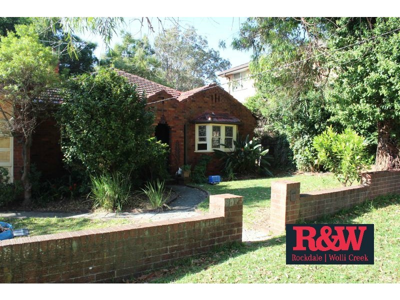 68 Glencoe Street, Sutherland NSW 2232