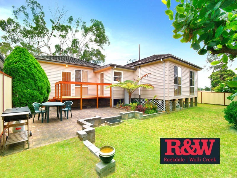 4 Seine Place, Miranda NSW 2228