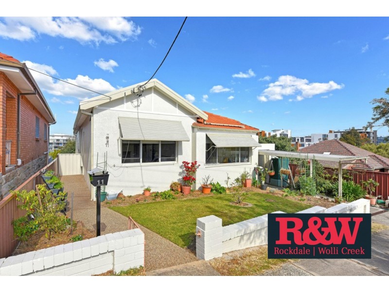 11 Knoll Avenue, Turrella NSW 2205