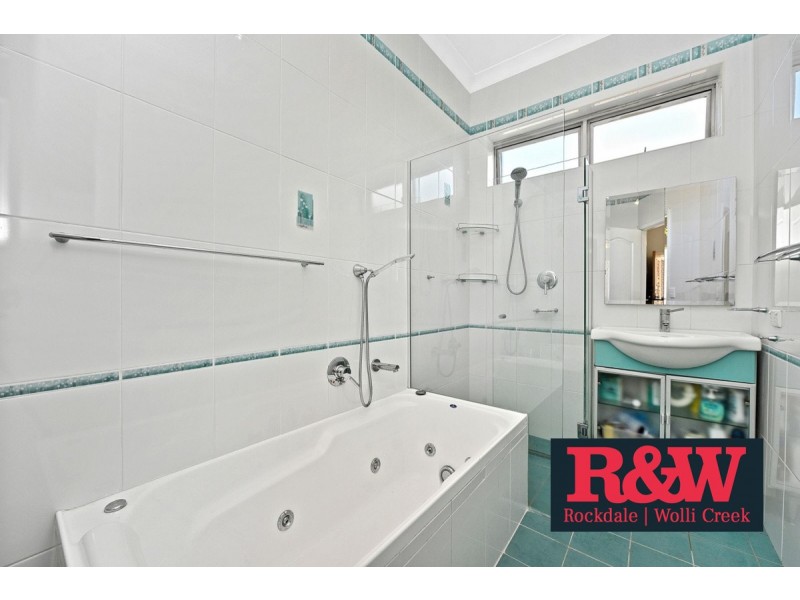 11 Knoll Avenue, Turrella NSW 2205