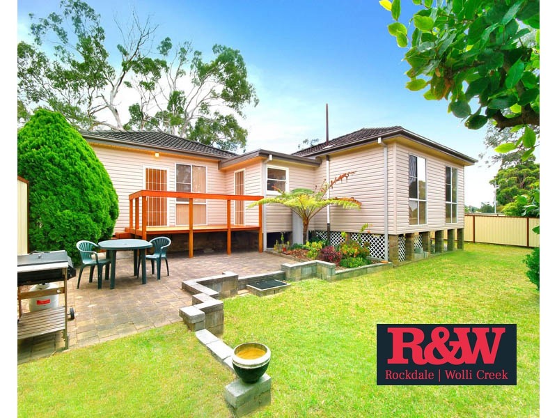 4 Seine Place, Miranda NSW 2228