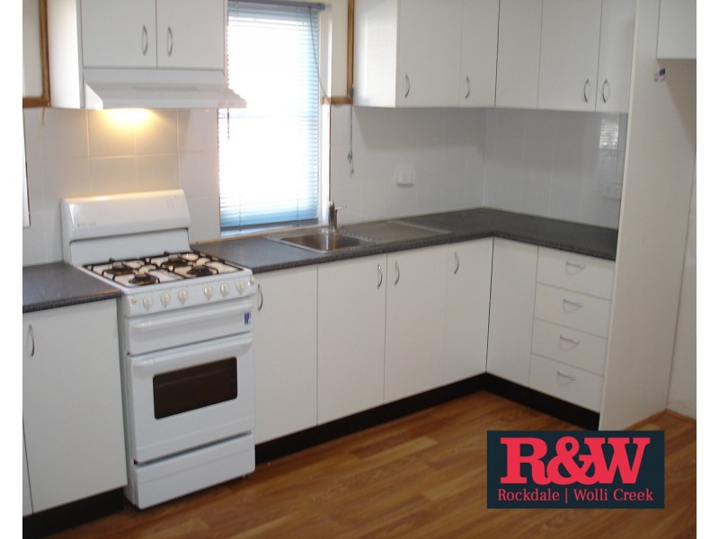 2/6 Roach Street, Arncliffe NSW 2205