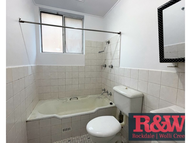 4/33 Queen Victoria Street, Bexley NSW 2207