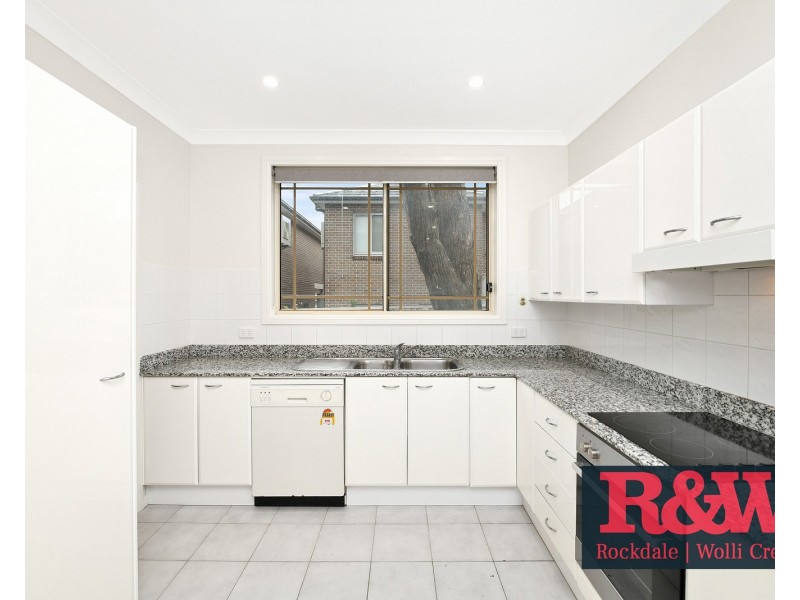 2/17 Gungah Bay Road, Oatley NSW 2223