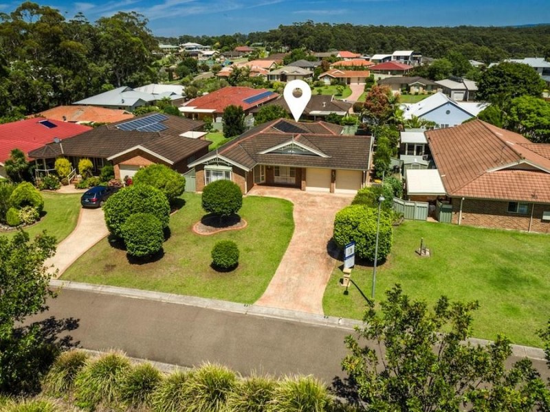 7 Miles Close, Mollymook NSW 2539