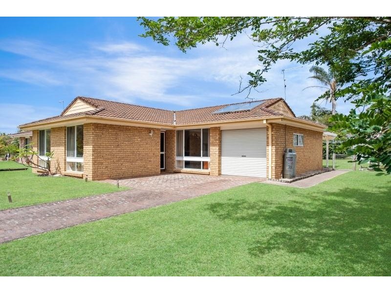 15 Ireland Street, Burrill Lake NSW 2539