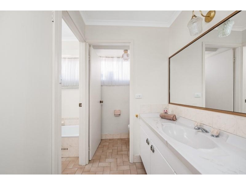 15 Ireland Street, Burrill Lake NSW 2539