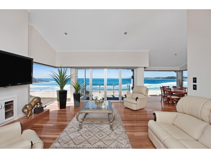 22 Beach Road, Mollymook NSW 2539