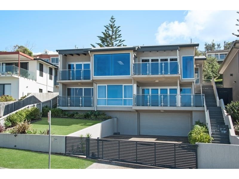22 Beach Road, Mollymook NSW 2539