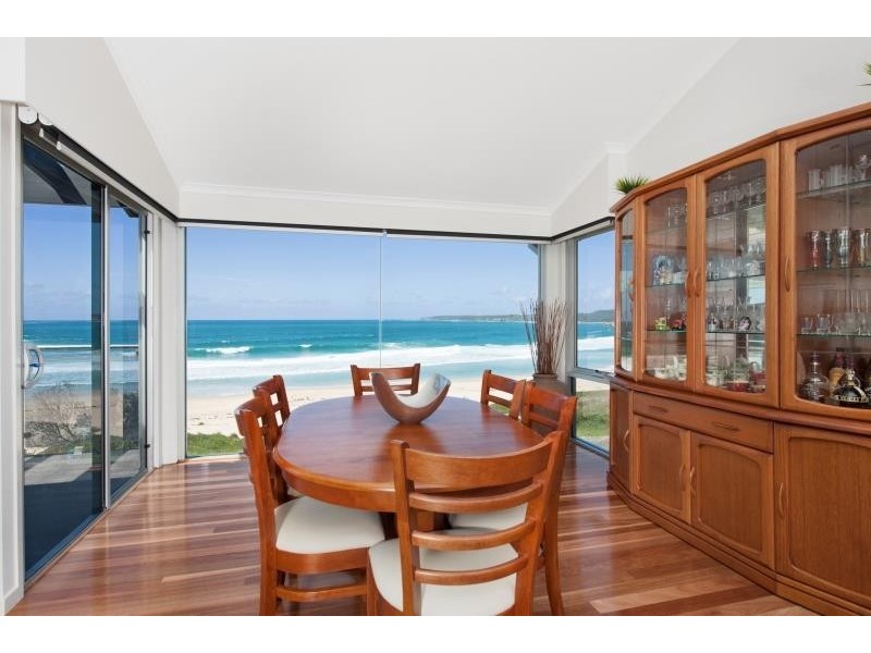 22 Beach Road, Mollymook NSW 2539