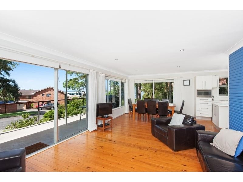 18 Wallace Street, Mollymook NSW 2539