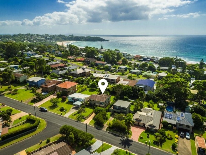 100 Carroll Avenue, Mollymook NSW 2539