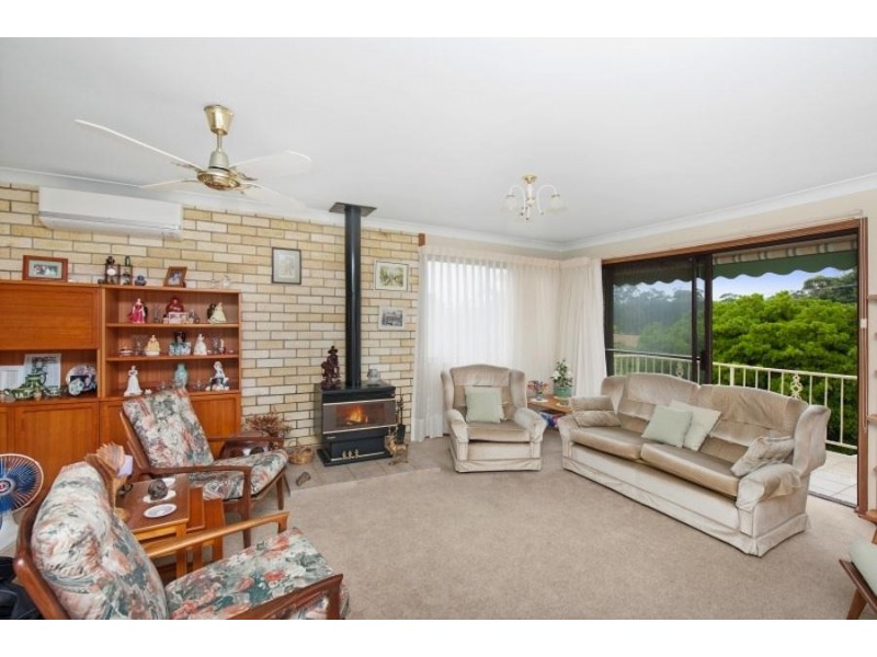 100 Carroll Avenue, Mollymook NSW 2539